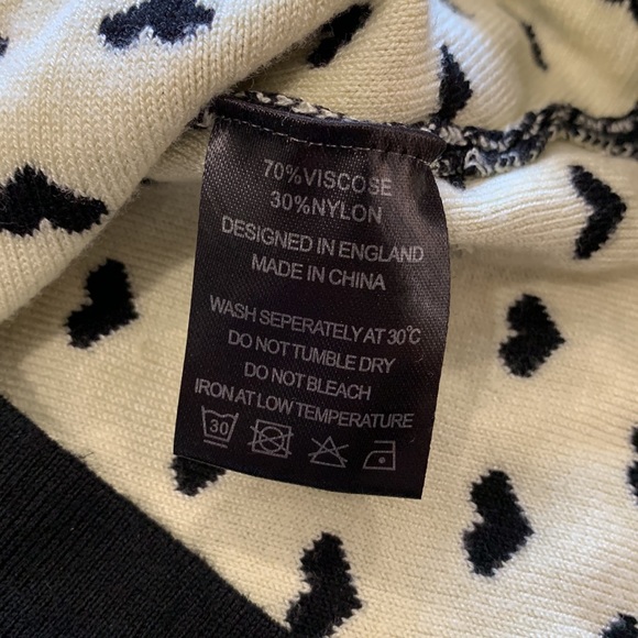 Vintage Banned Apparel Heart Sweater Womens Size Small 3/4 Bow Tie Boatneck - Picture 13 of 14